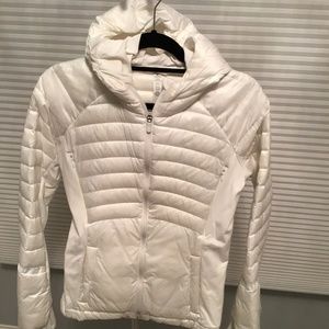 Lululemon down for a run white jacket 6